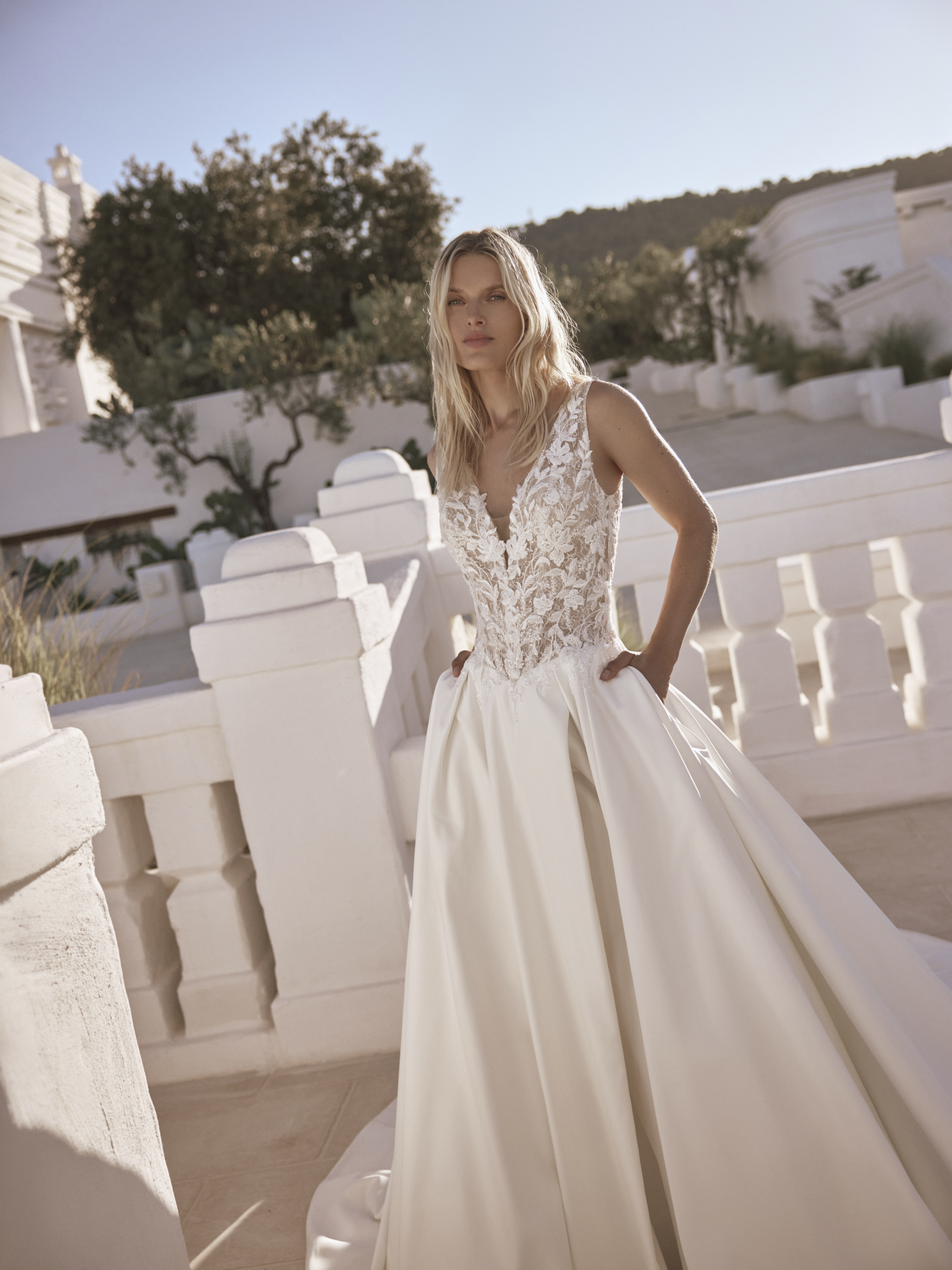 Modeca-Lux-Leanne-Trouwjurk-Beijer-Besselink Modeca-Lux-Leanne-Trouwjurk-Beijer-Besselink