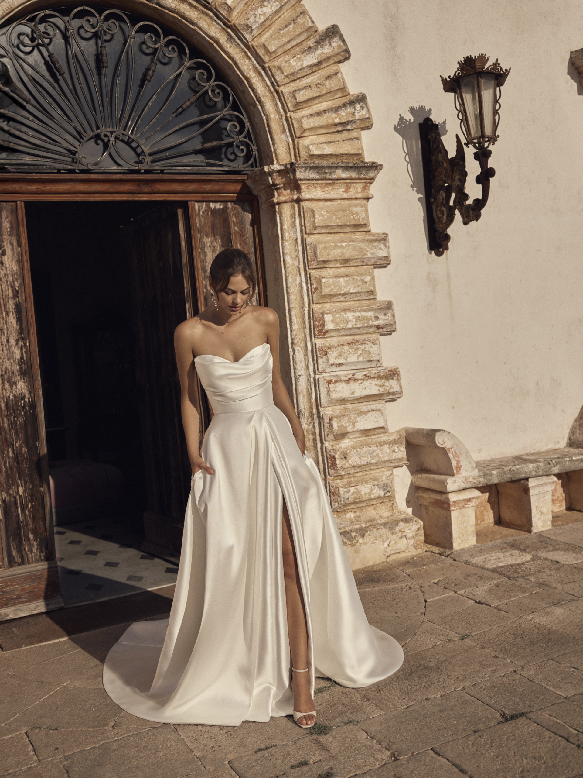 Modeca-Marcella-Strapless-Mikado-Trouwjurk-Beijer-Besselink-Bridal-Beltrum