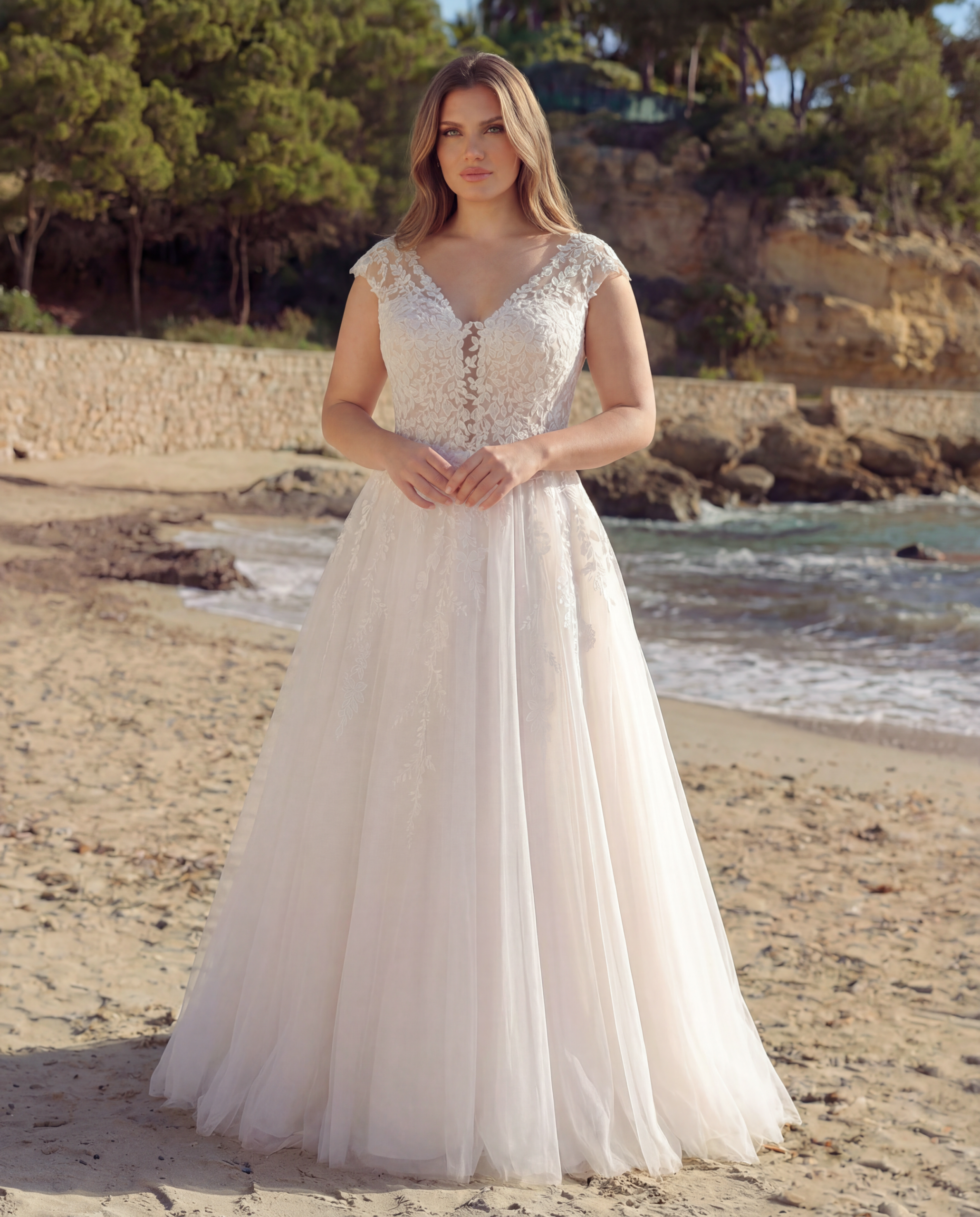 Azuree-Bridal-Curves-Feeney-Dress-Beijer-Besselink-Bridal