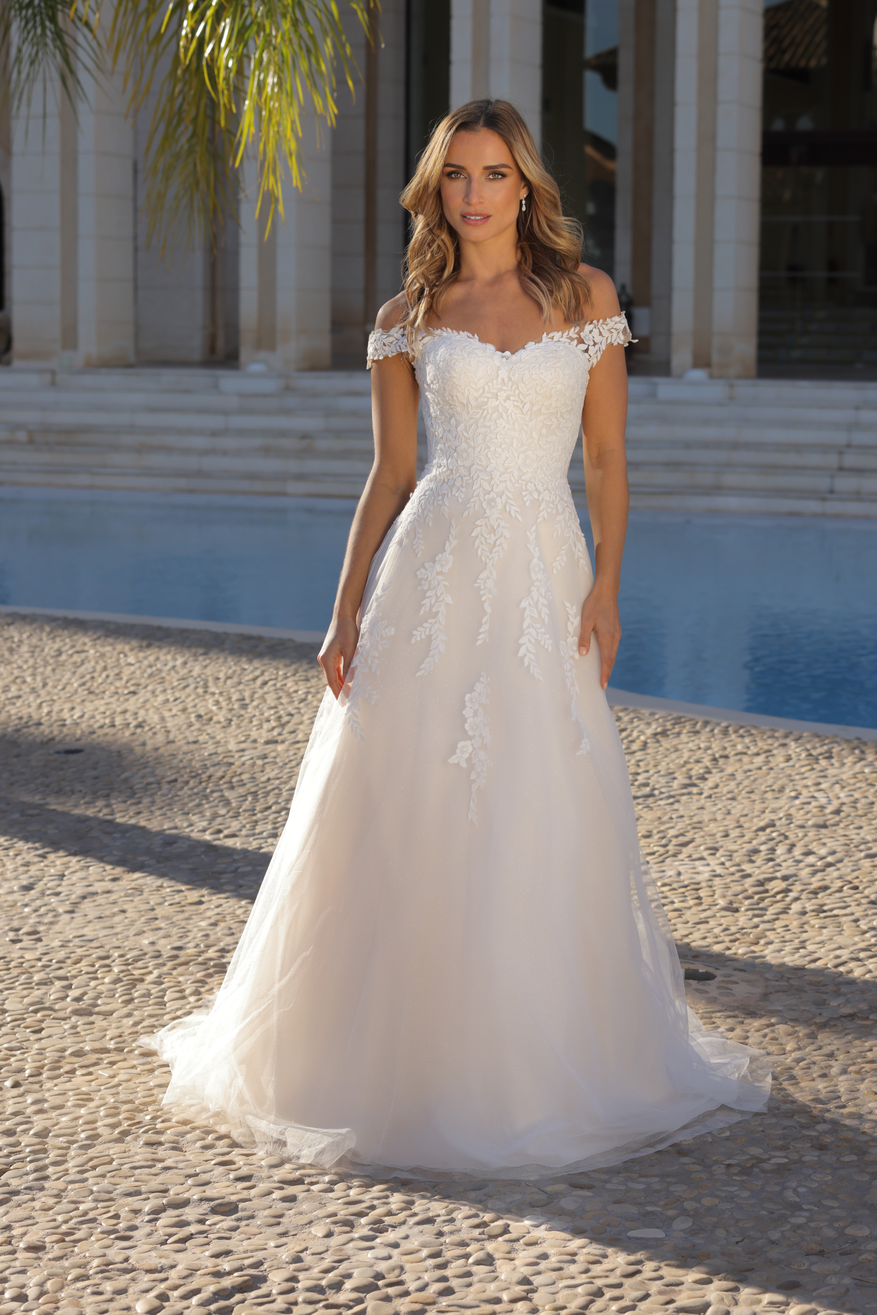 Azuree-Finley-Glitter-Trouwjurk-Beijer-Besselink-Bridal