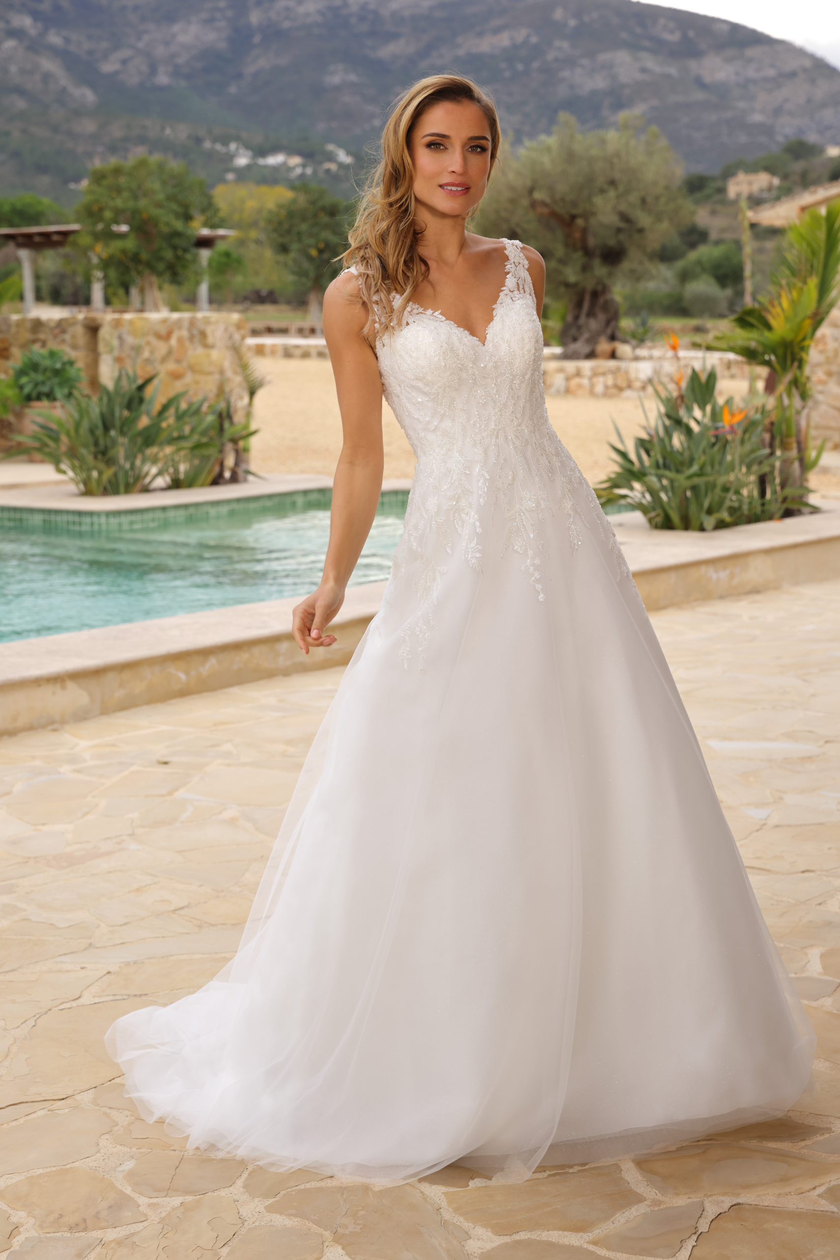Azuree-Florence-Glitter-Trouwjurk-Beijer-Besselink-Bridal-Beltrum