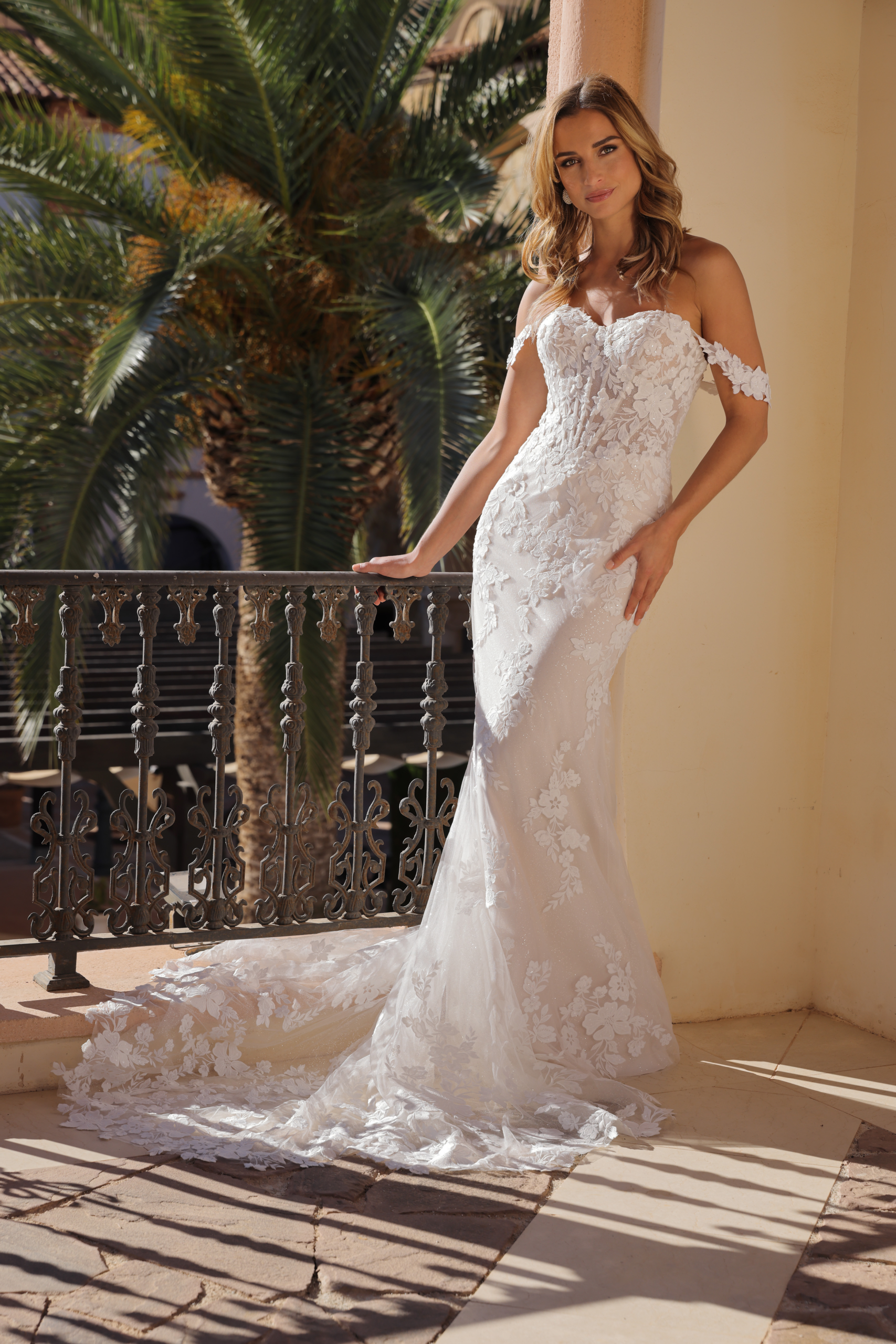 Azuree-Jin-Glitter-Trouwjurk-Beijer-Besselink-Bridal-Beltrum