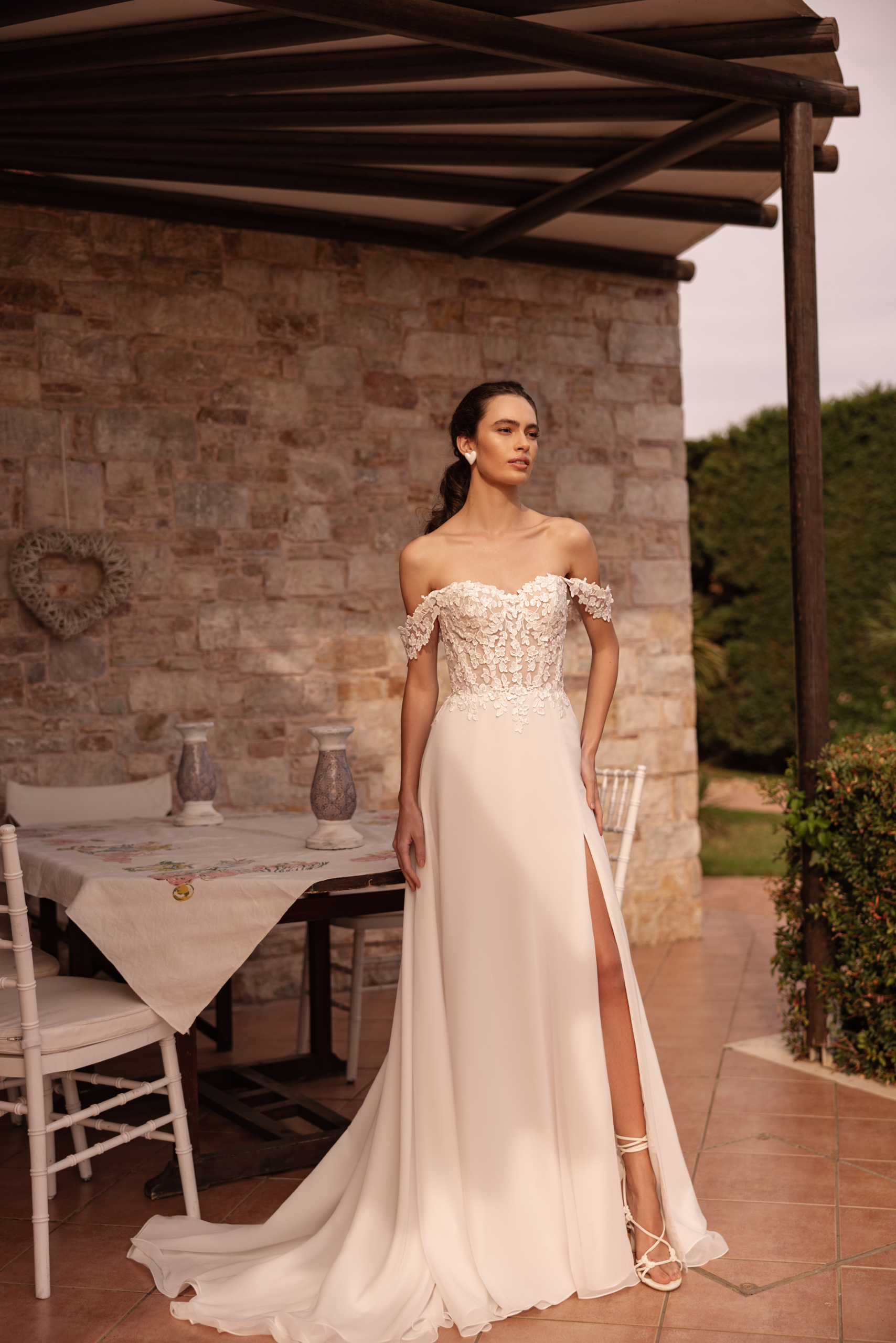 Orea-Sposa-L1206-Chiffon-Trouwjurk-Beijer-Besselink-Bridal-Gelderland